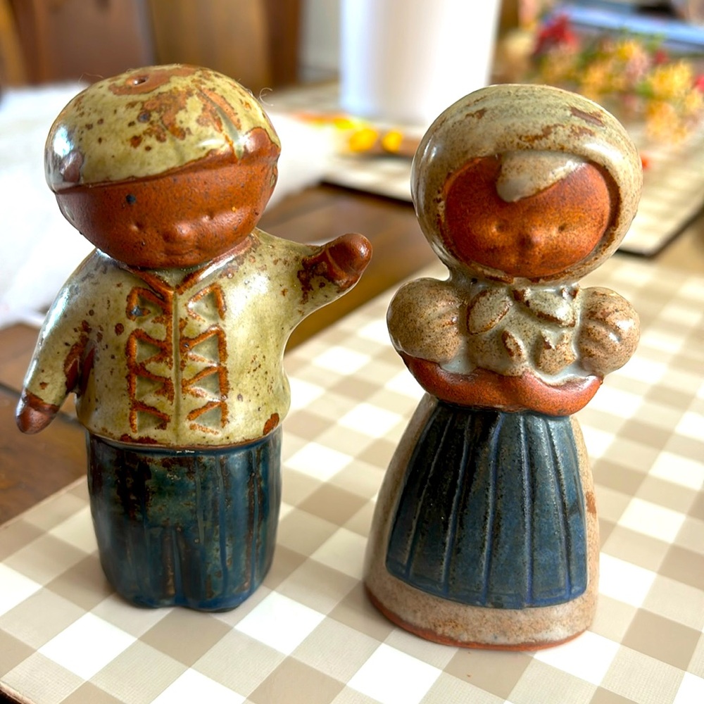 1960s Vintage Salt and Pepper Pottery Shakers
